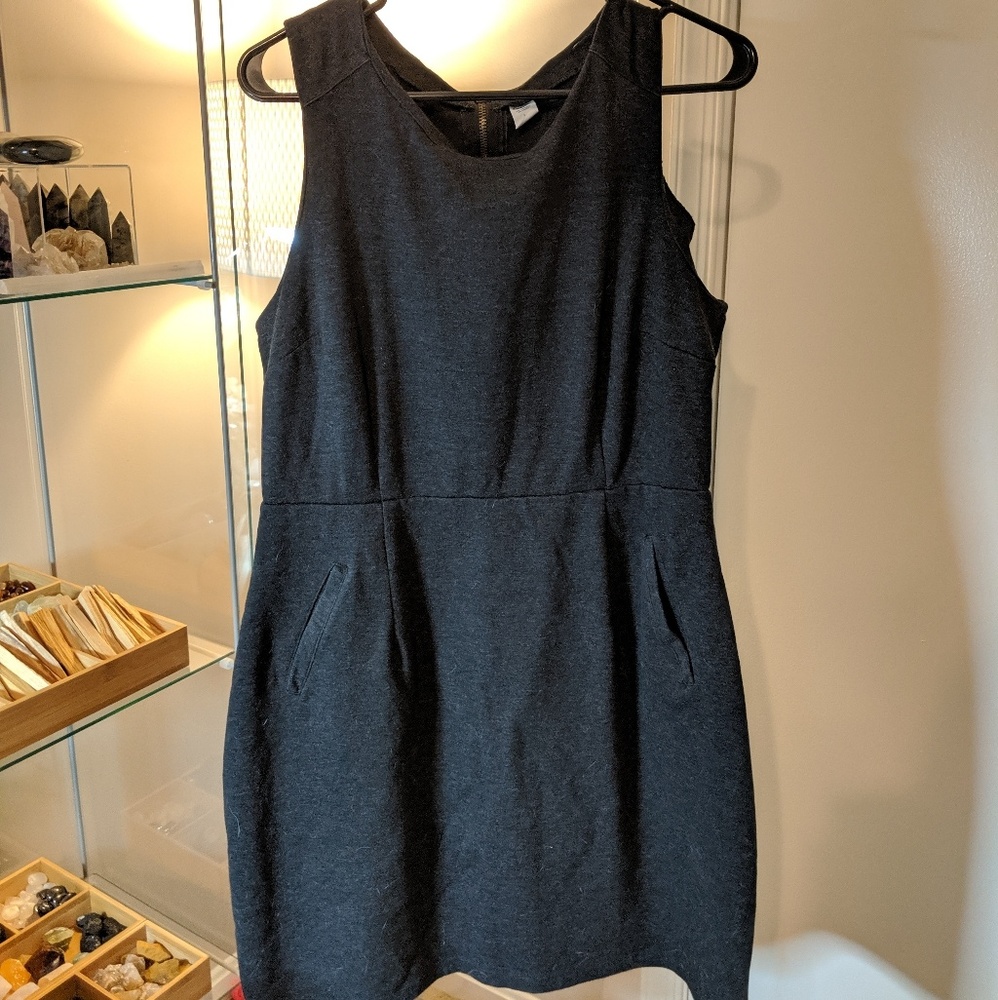 Large Old Navy Sleeveless Dress with Pockets